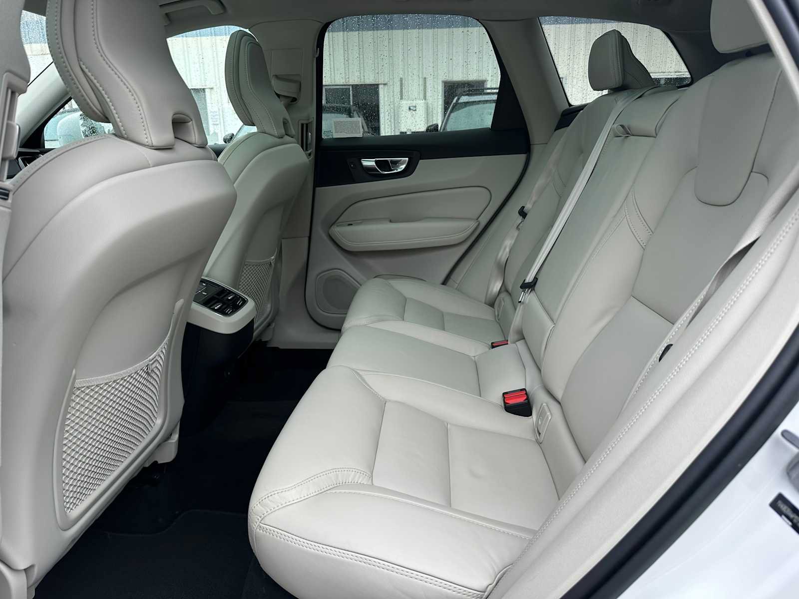 Used 2023 Volvo XC60 B6 Ultimate w/ Protection Package Premier AWD/4WD image 15