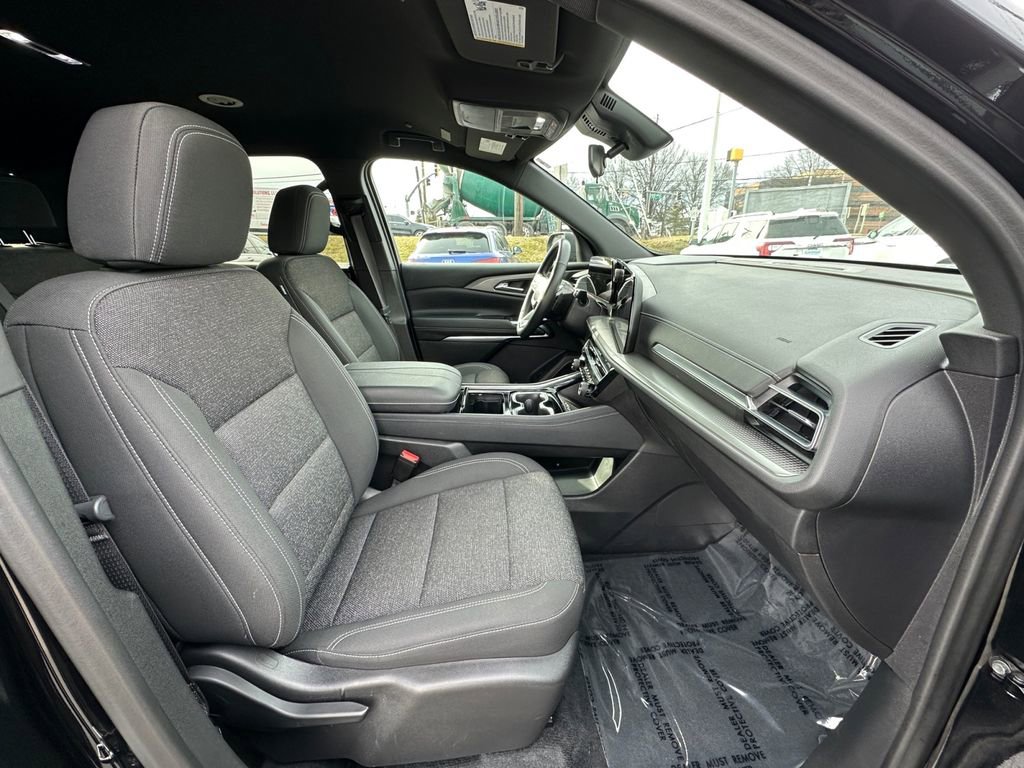 Used 2024 Chevrolet Traverse LT image 28