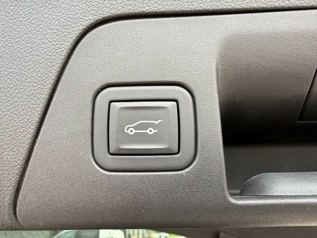 Used 2023 Buick Envision Avenir AWD/4WD image 27