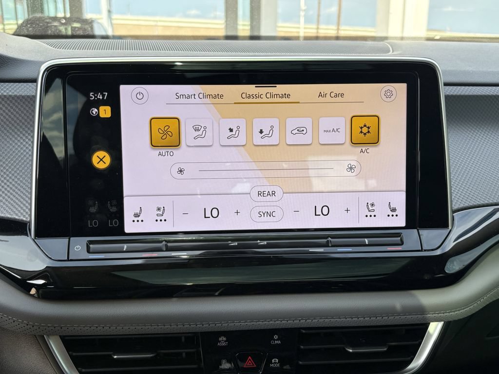 Used 2024 Volkswagen Atlas Peak Edition SEL AWD/4WD image 20