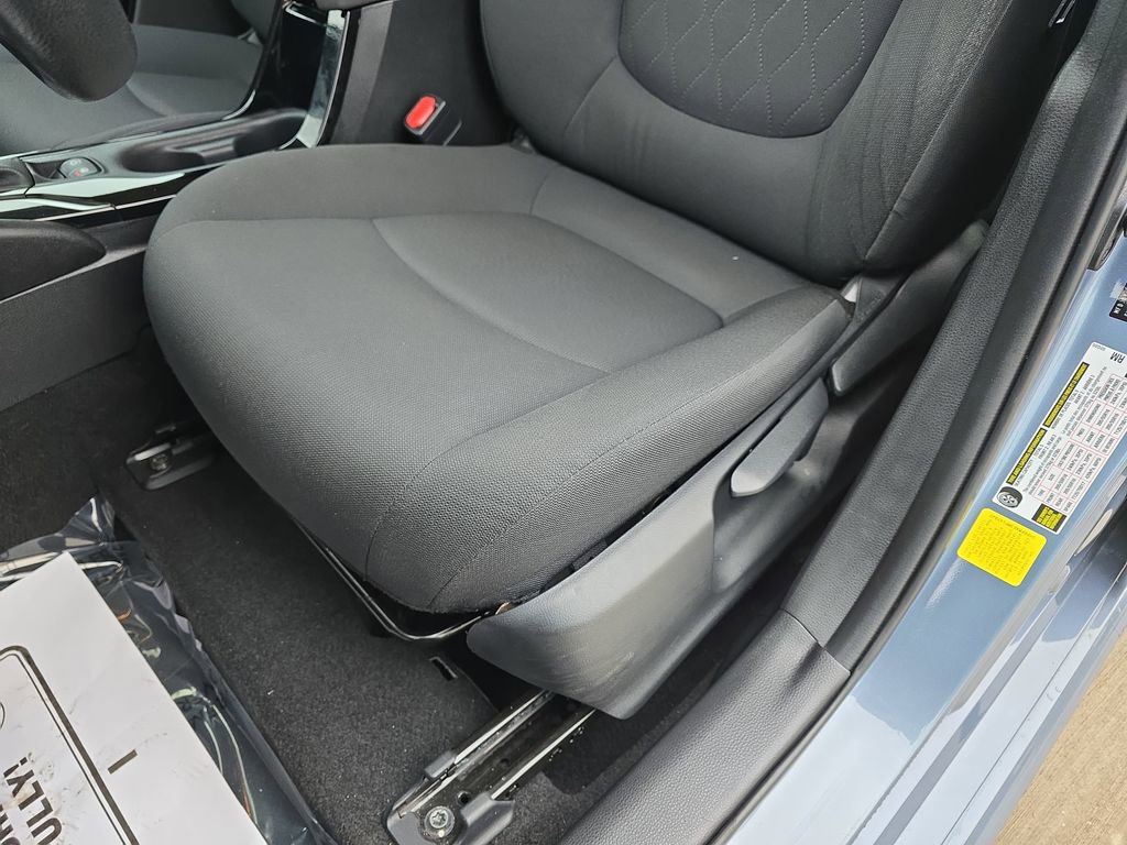 Used 2021 Toyota Corolla LE image 33