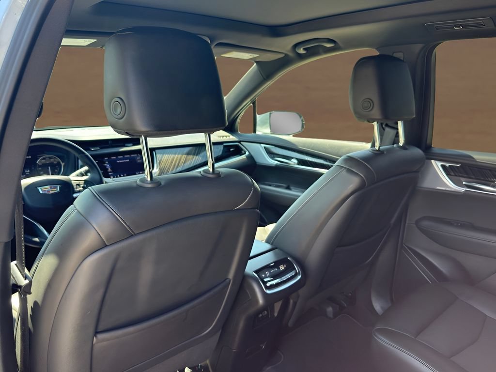 Certified 2025 Cadillac XT6 Premium Luxury FWD image 26