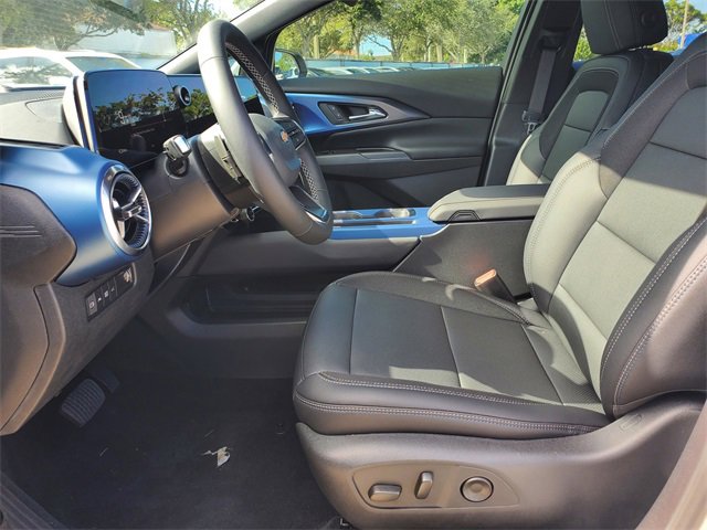 New 2026 Chevrolet Equinox EV LT image 9