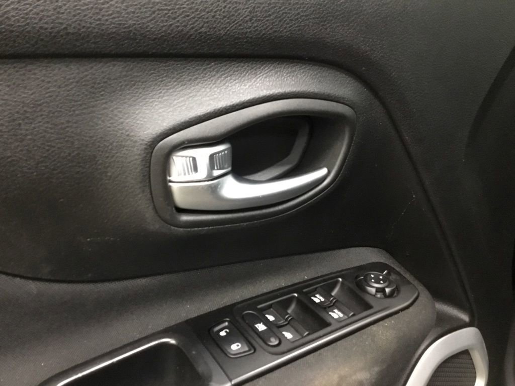 Used 2020 Jeep Renegade Sport w/ Sport Appearance Group image 7