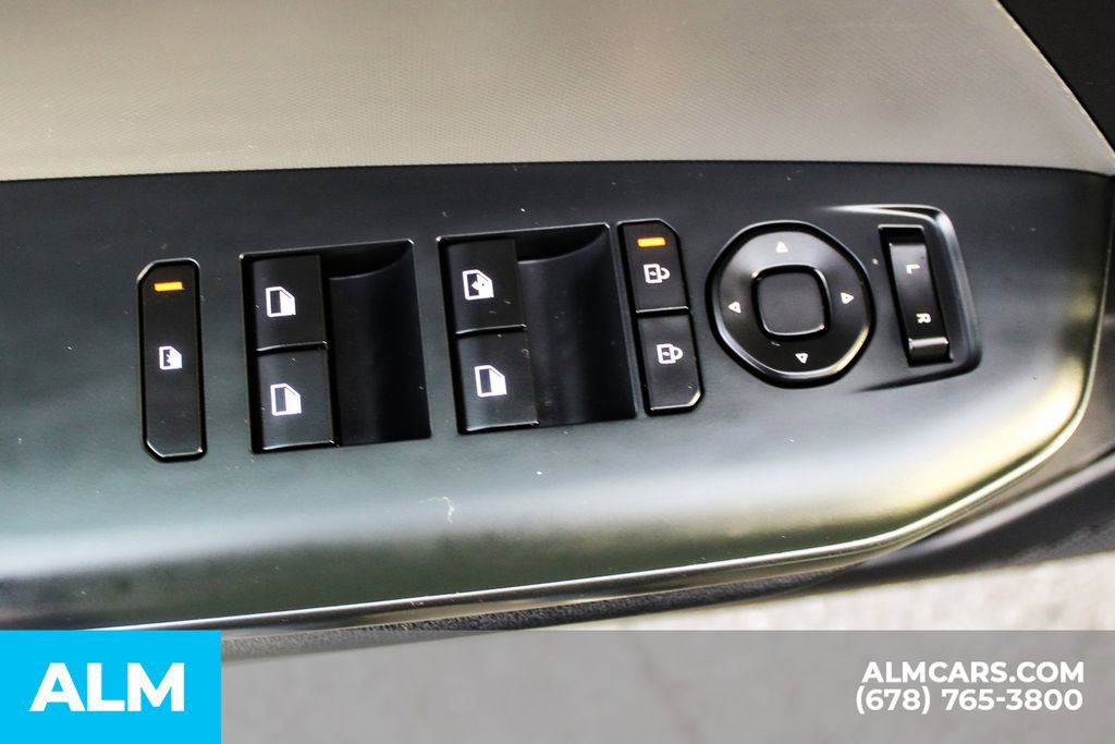 Used 2025 Kia K4 LXS image 38