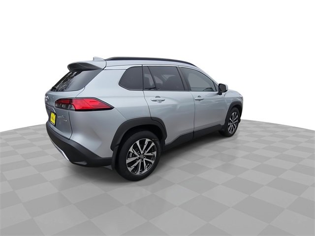 Used 2023 Toyota Corolla Cross XLE image 8