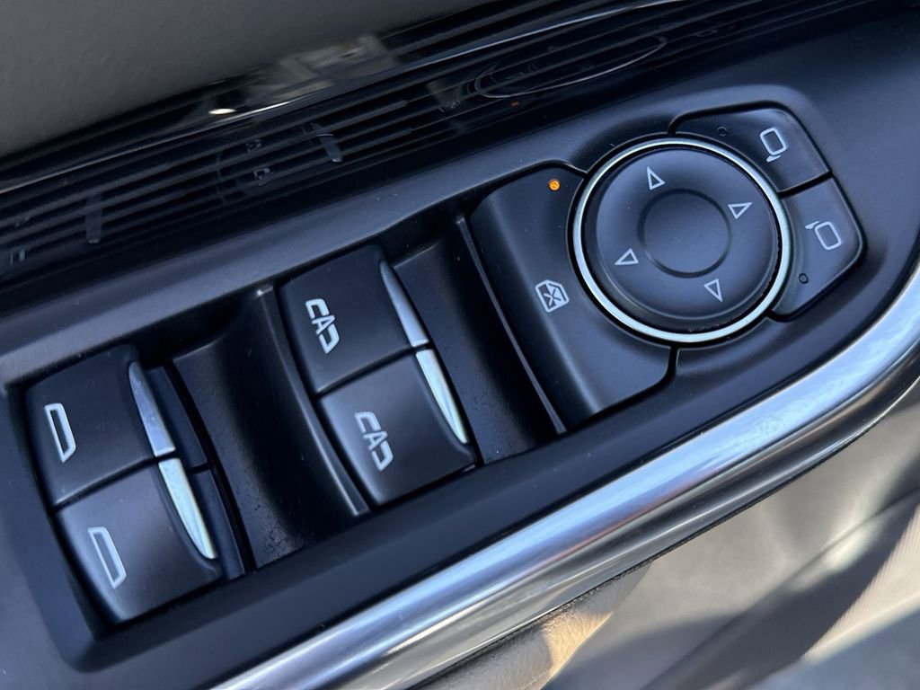 Used 2024 Cadillac XT4 Luxury image 23