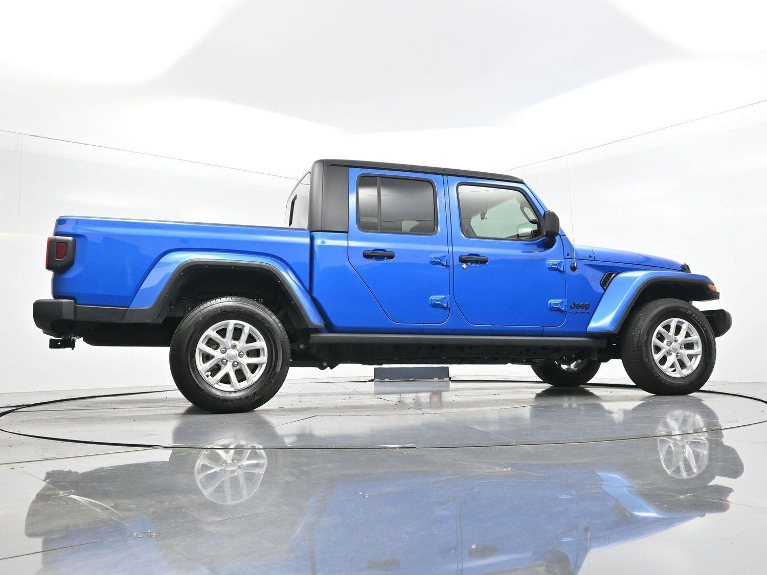 Used 2023 Jeep Gladiator Sport AWD/4WD image 47