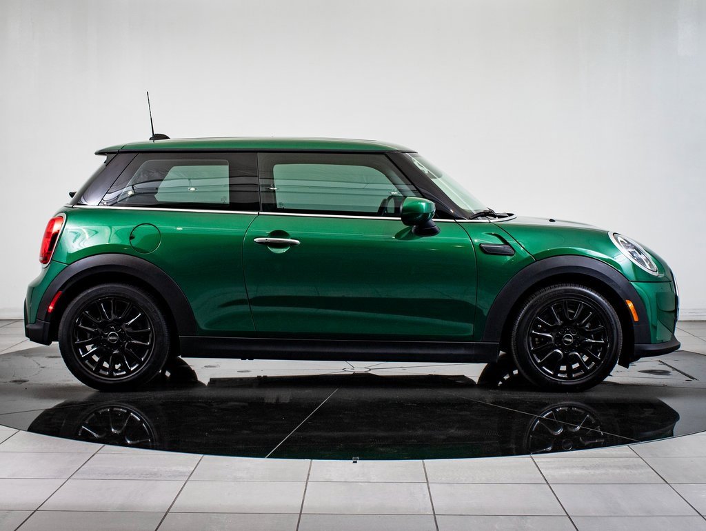 Used 2023 MINI Cooper 2-Door Hardtop image 6
