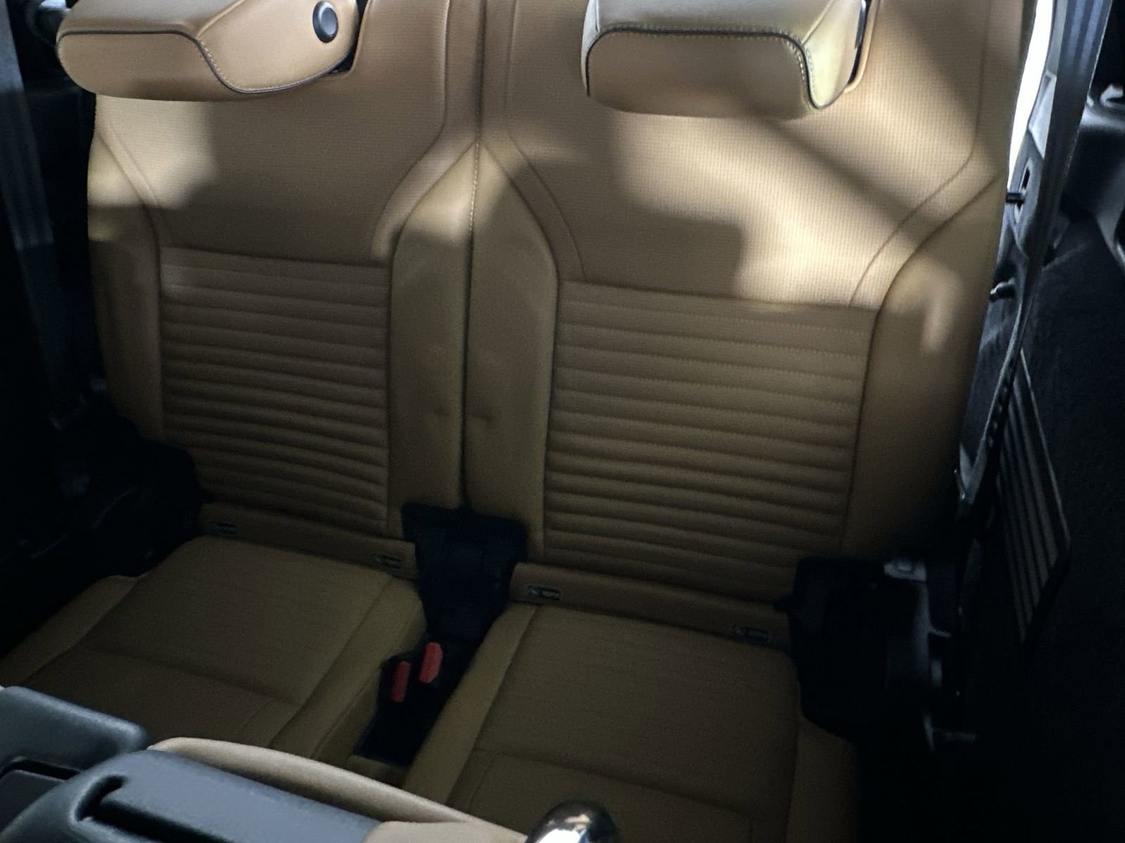 Used 2020 Land Rover Discovery HSE image 30