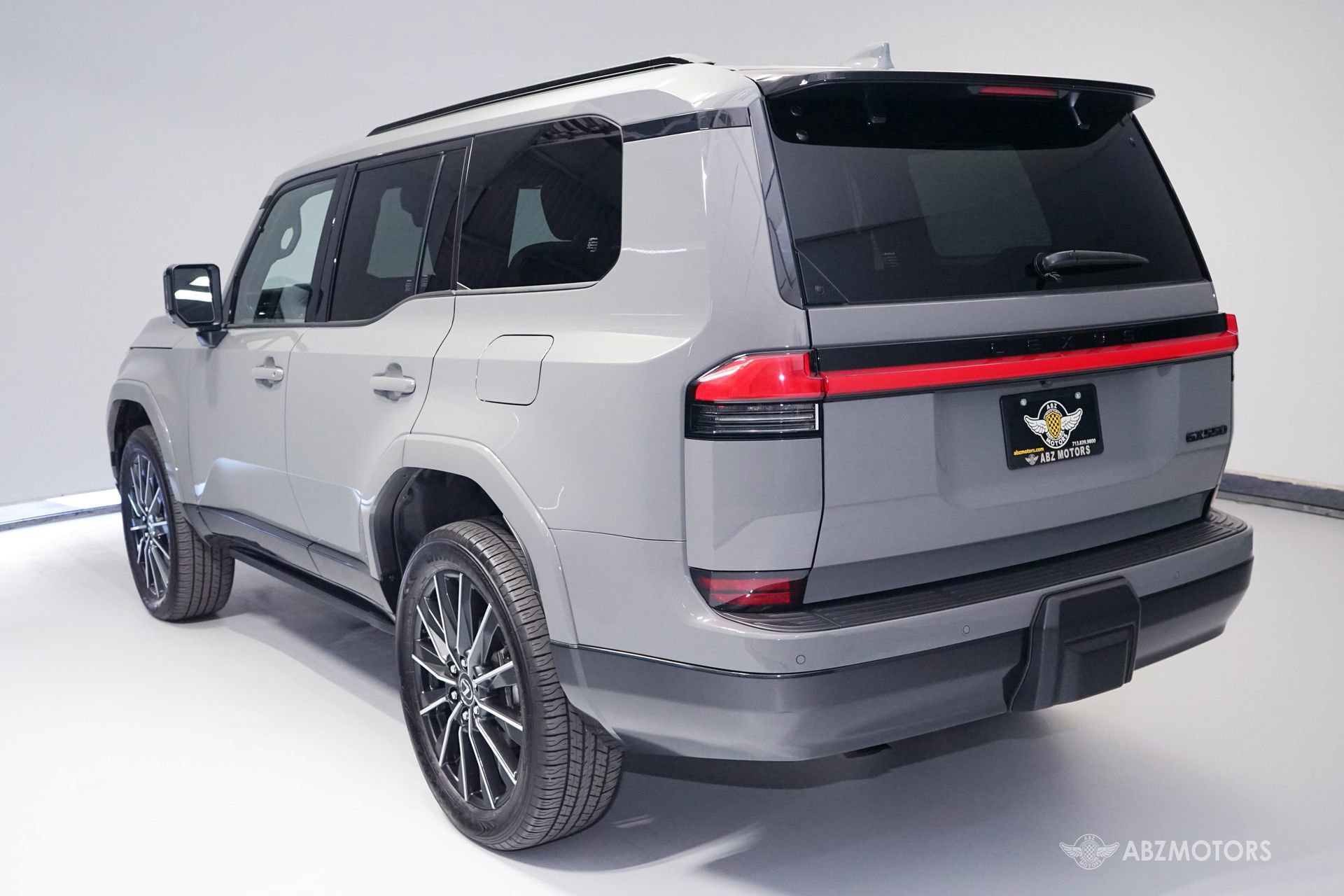 Used 2025 Lexus GX 550 w/ Cold Area Package image 7