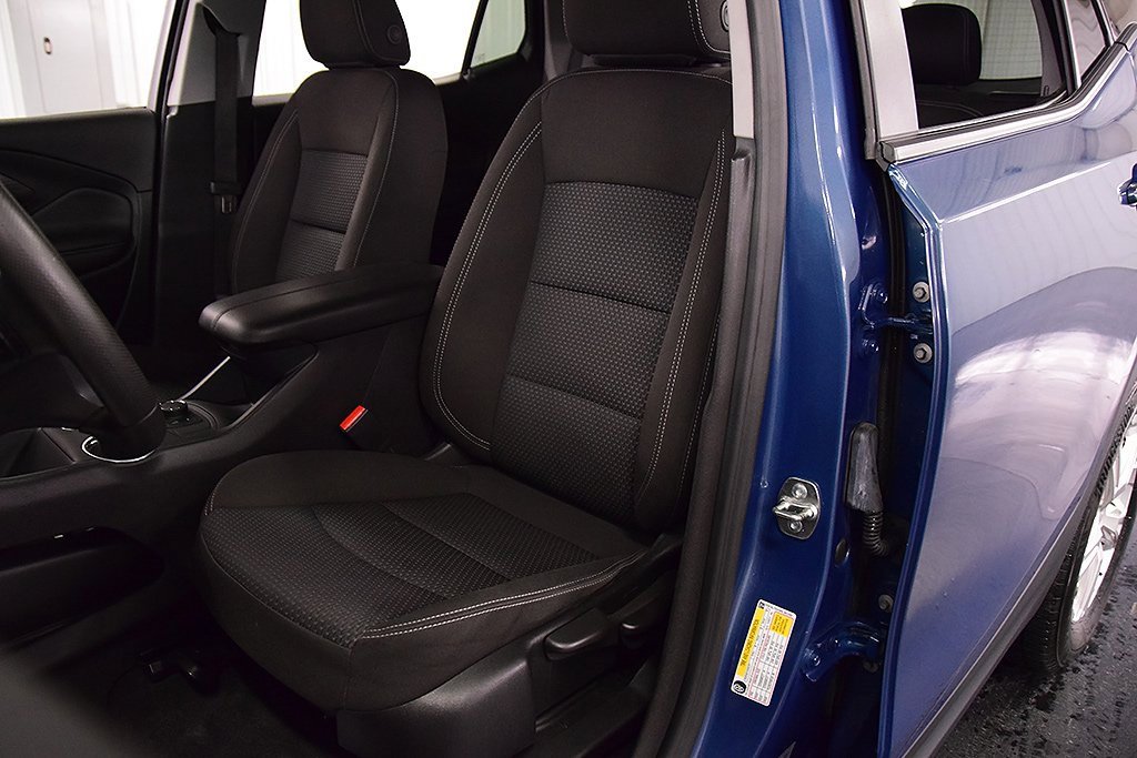 Used 2024 GMC Terrain SLE image 27