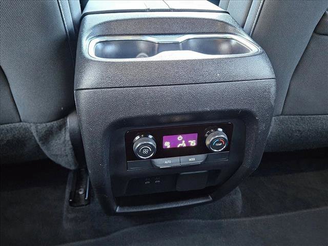 Used 2024 Chevrolet Traverse LT image 17