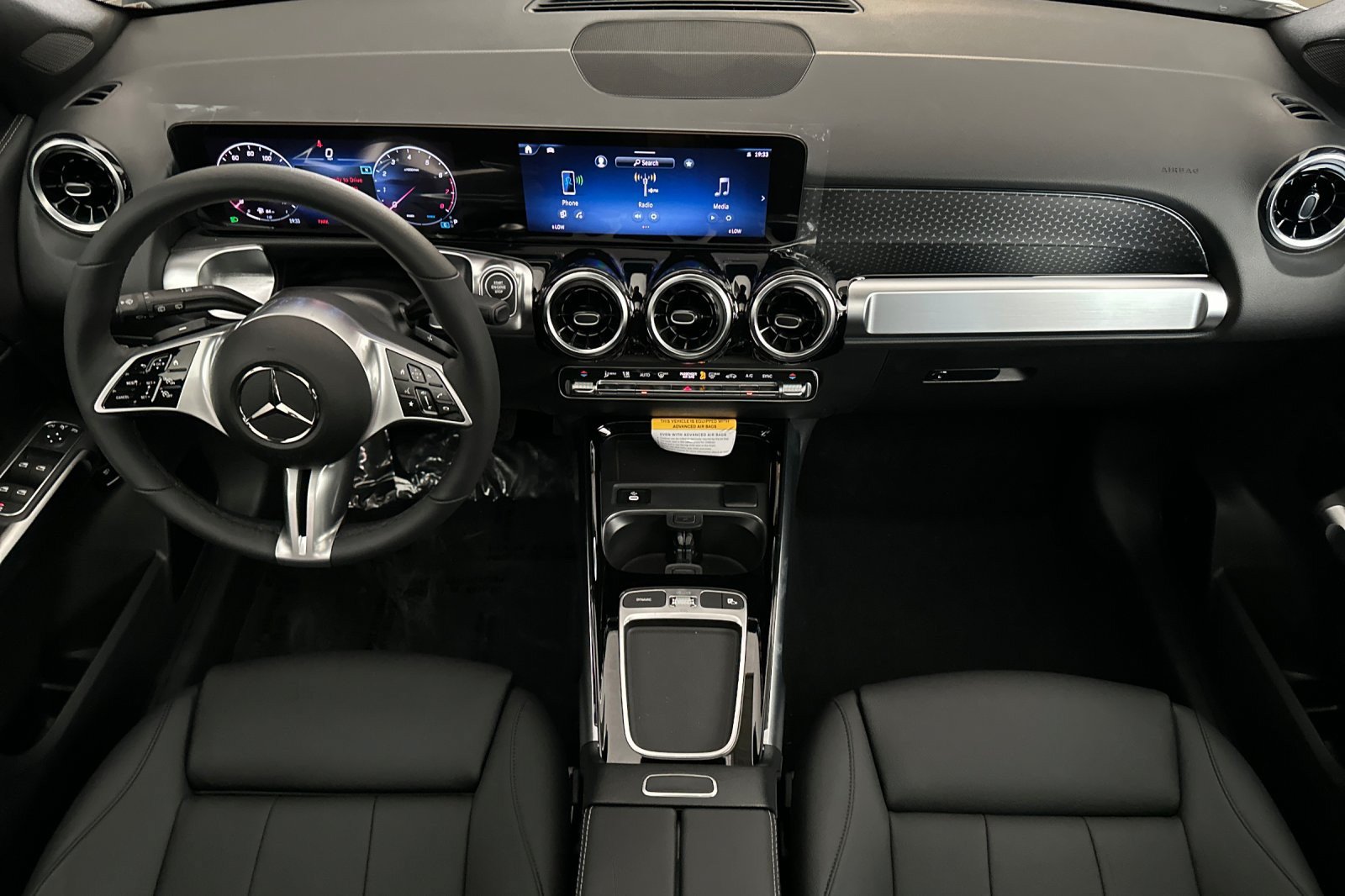 New 2025 Mercedes-Benz GLB 250 4MATIC image 12
