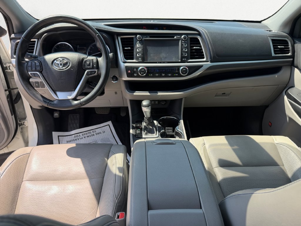 Used 2019 Toyota Highlander Limited FWD image 9