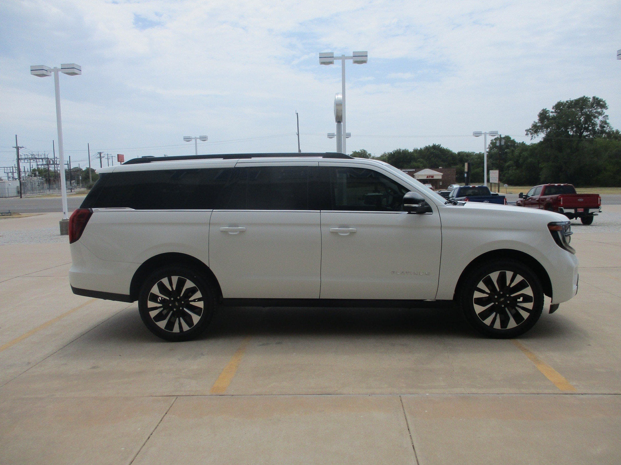 New 2027 Ford Expedition Max Platinum w/ Driver's Package RWD image 4