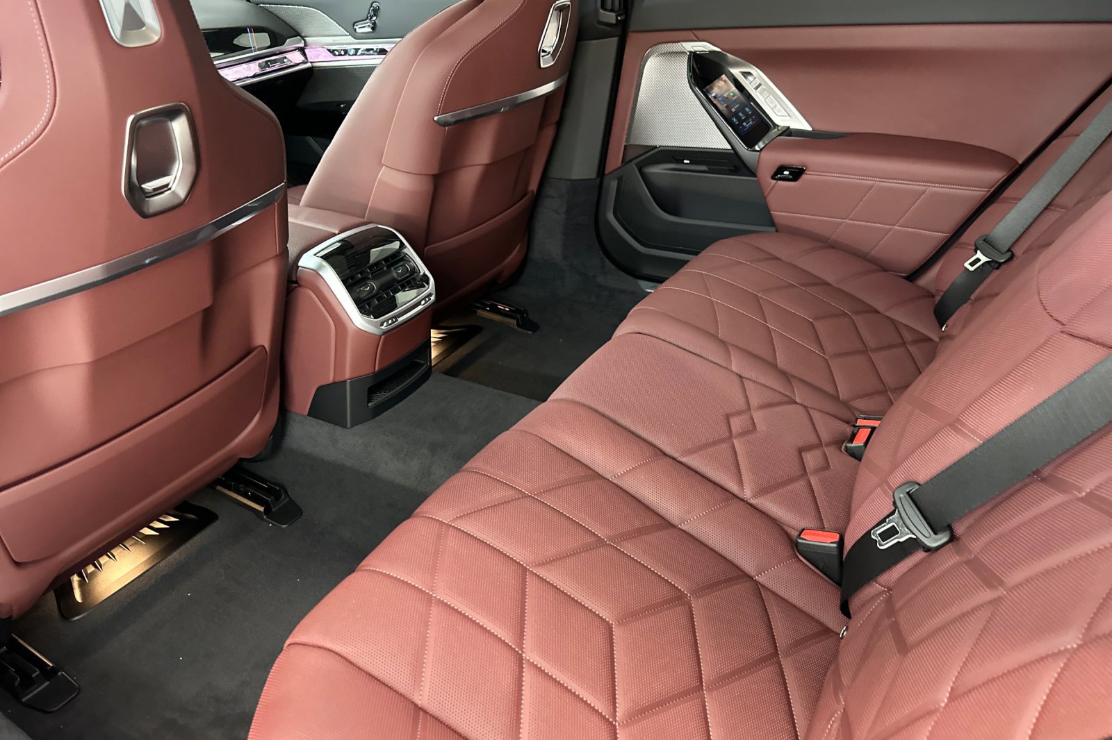 New 2026 BMW i7 eDrive50 w/ Executive Package image 21