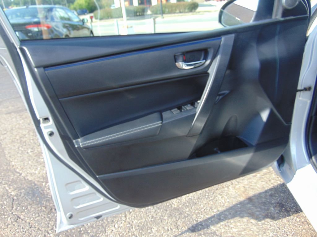 Used 2017 Toyota Corolla SE image 22