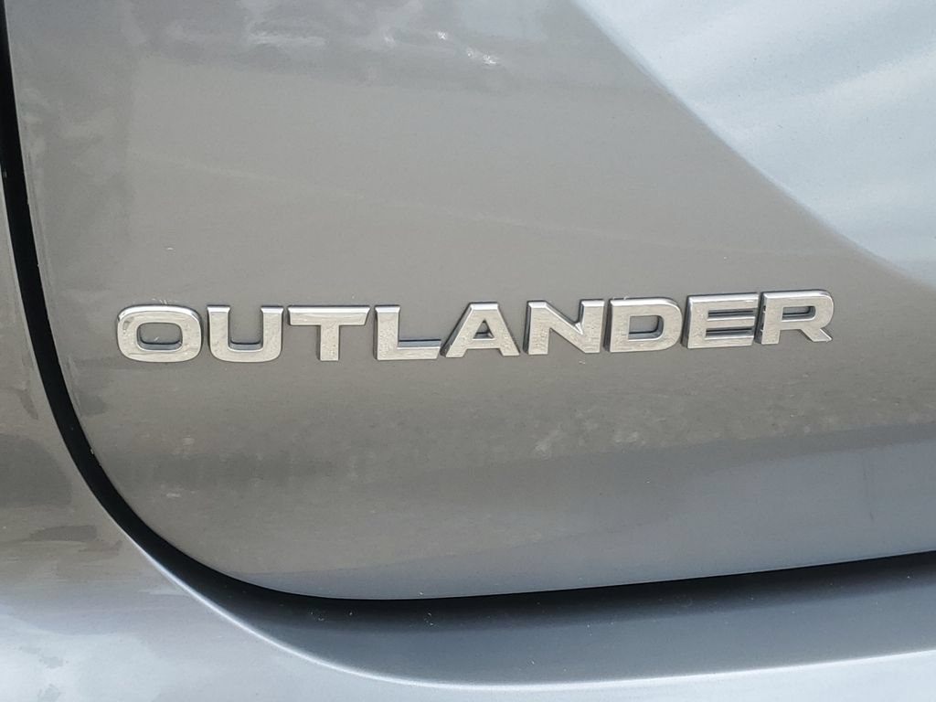 Used 2022 Mitsubishi Outlander SEL AWD/4WD image 32