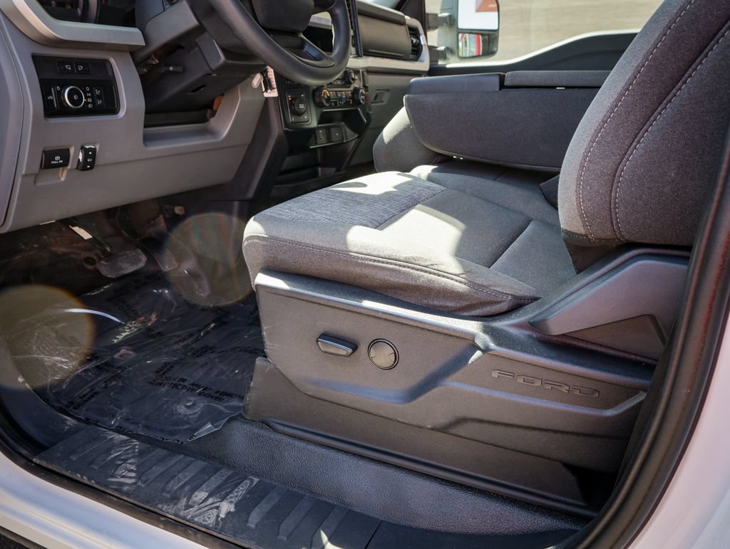 Used 2023 Ford F350 XLT w/ 360-Degree Camera Package AWD/4WD image 14