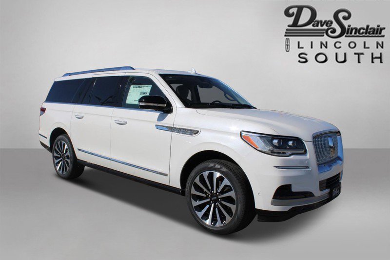 Certified 2023 Lincoln Navigator L Reserve image 3