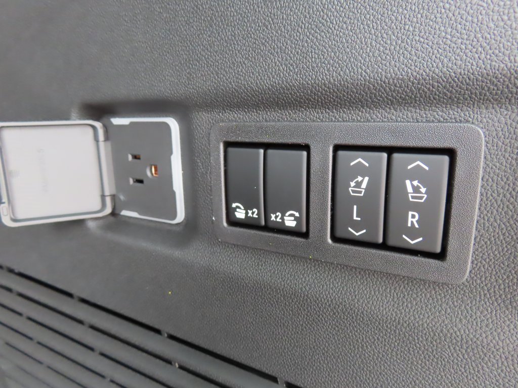 New 2026 Chevrolet Suburban High Country image 18