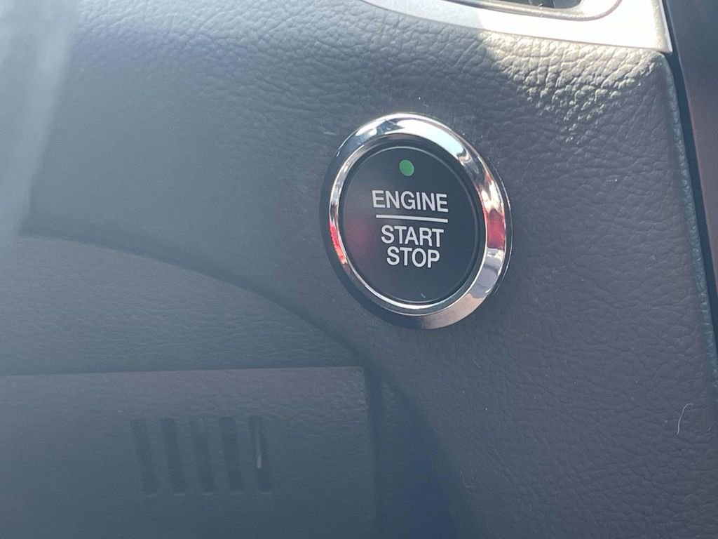 Used 2024 Ford Edge SE w/ Cargo Accessory Package image 21