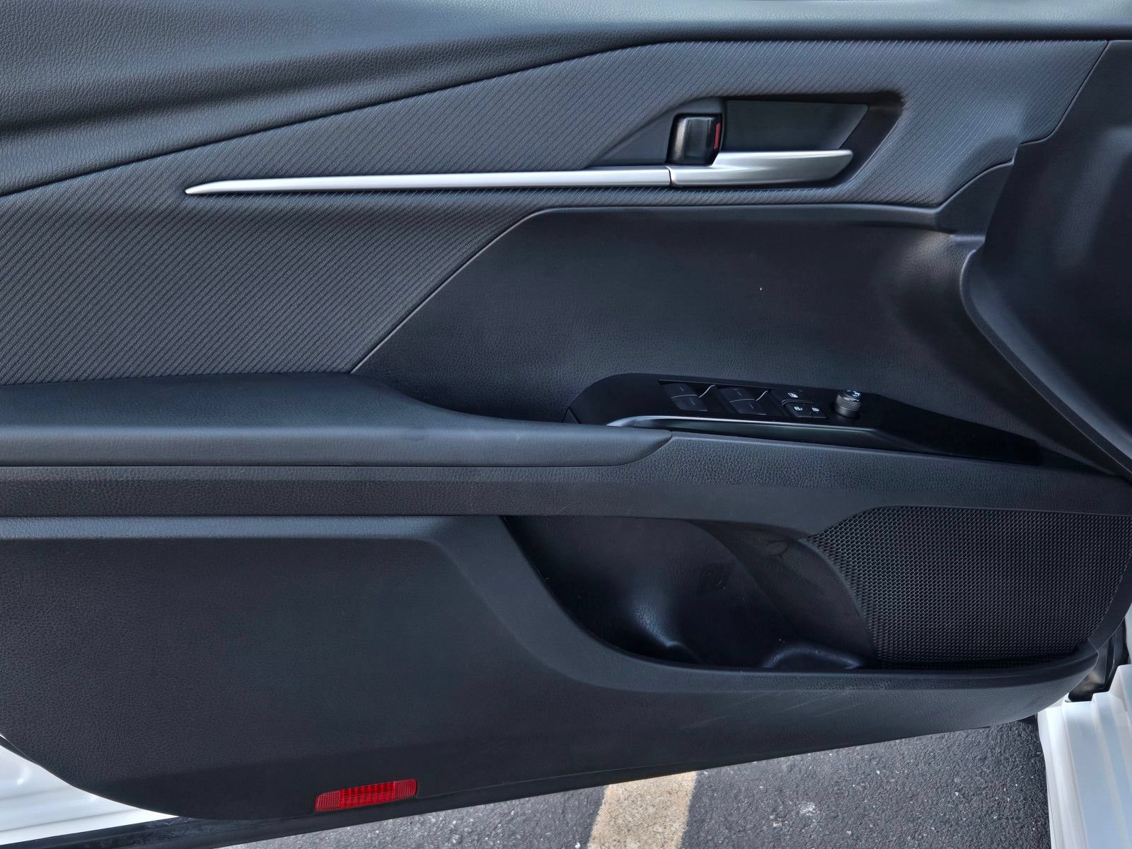 Certified 2025 Toyota Camry SE FWD image 9