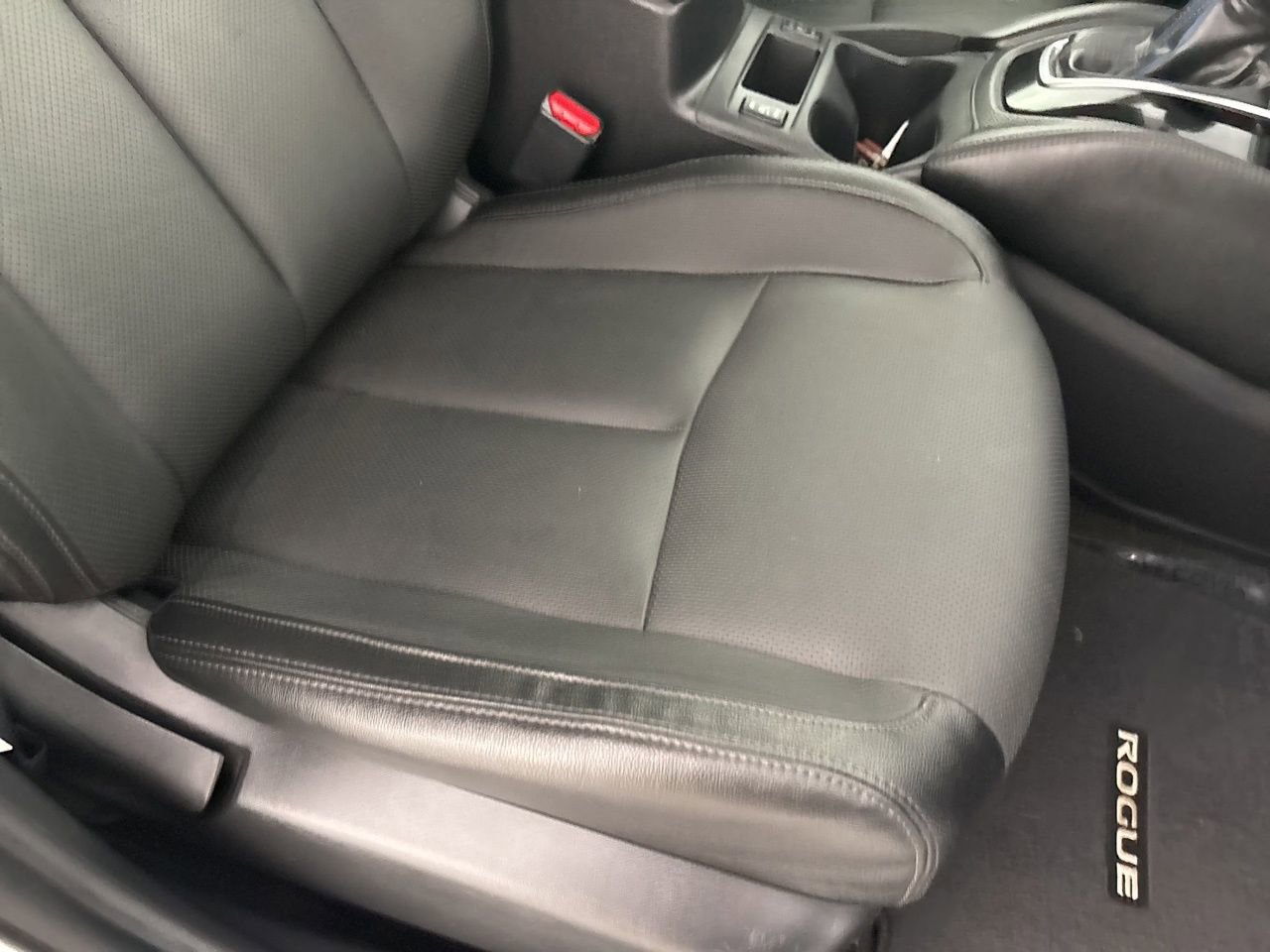 Used 2017 Nissan Rogue SL w/ SL Premium Package image 32