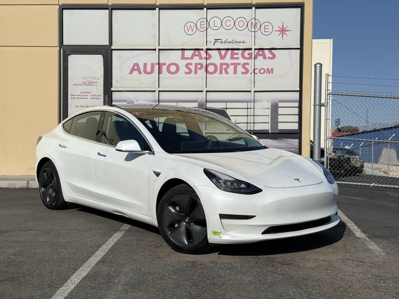 Used 2020 Tesla Model 3 Standard Range Plus image 2