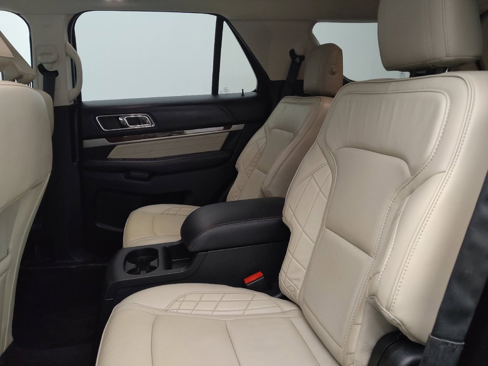 Used 2018 Ford Explorer Platinum AWD/4WD image 18