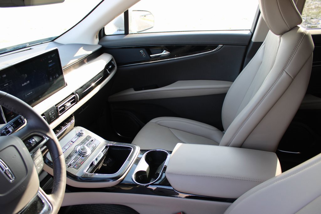 Used 2023 Lincoln Nautilus Reserve w/ Cargo Utility Package image 12