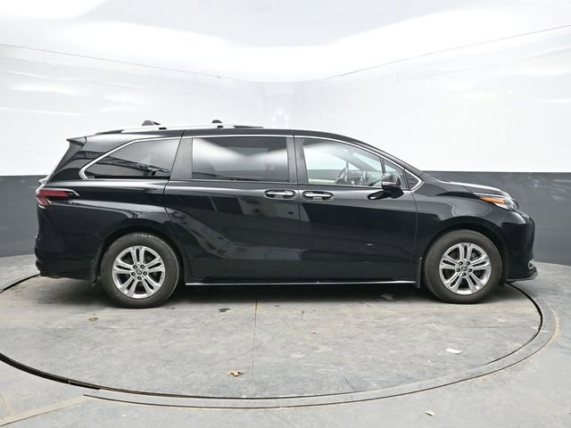 Used 2022 Toyota Sienna Platinum image 8