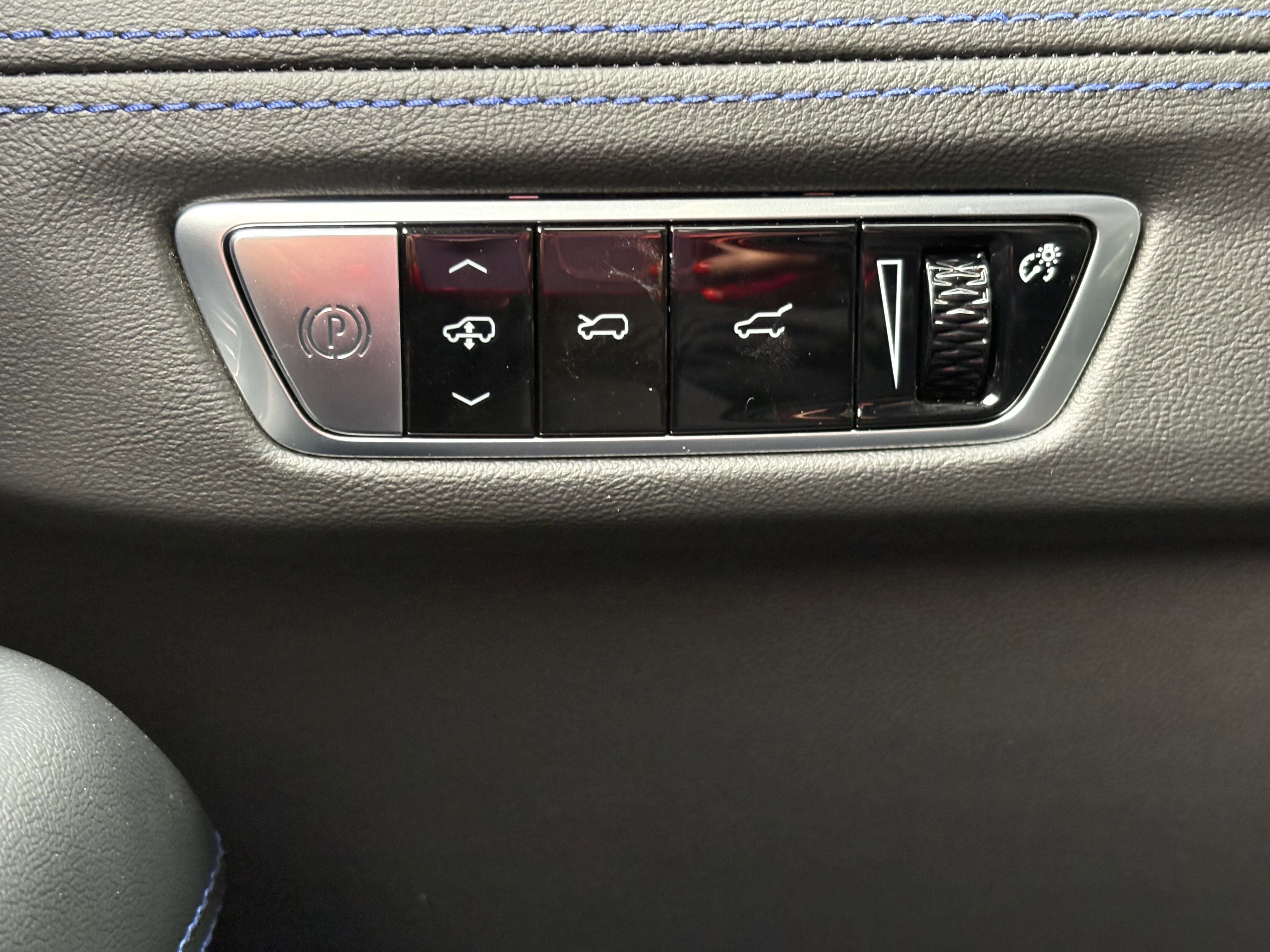 New 2026 Cadillac Escalade IQL Luxury image 34