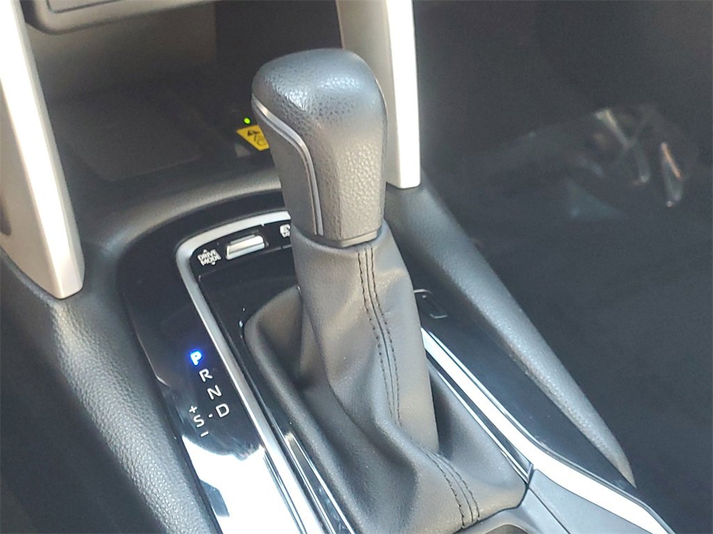 Certified 2023 Toyota Corolla Cross SE image 11