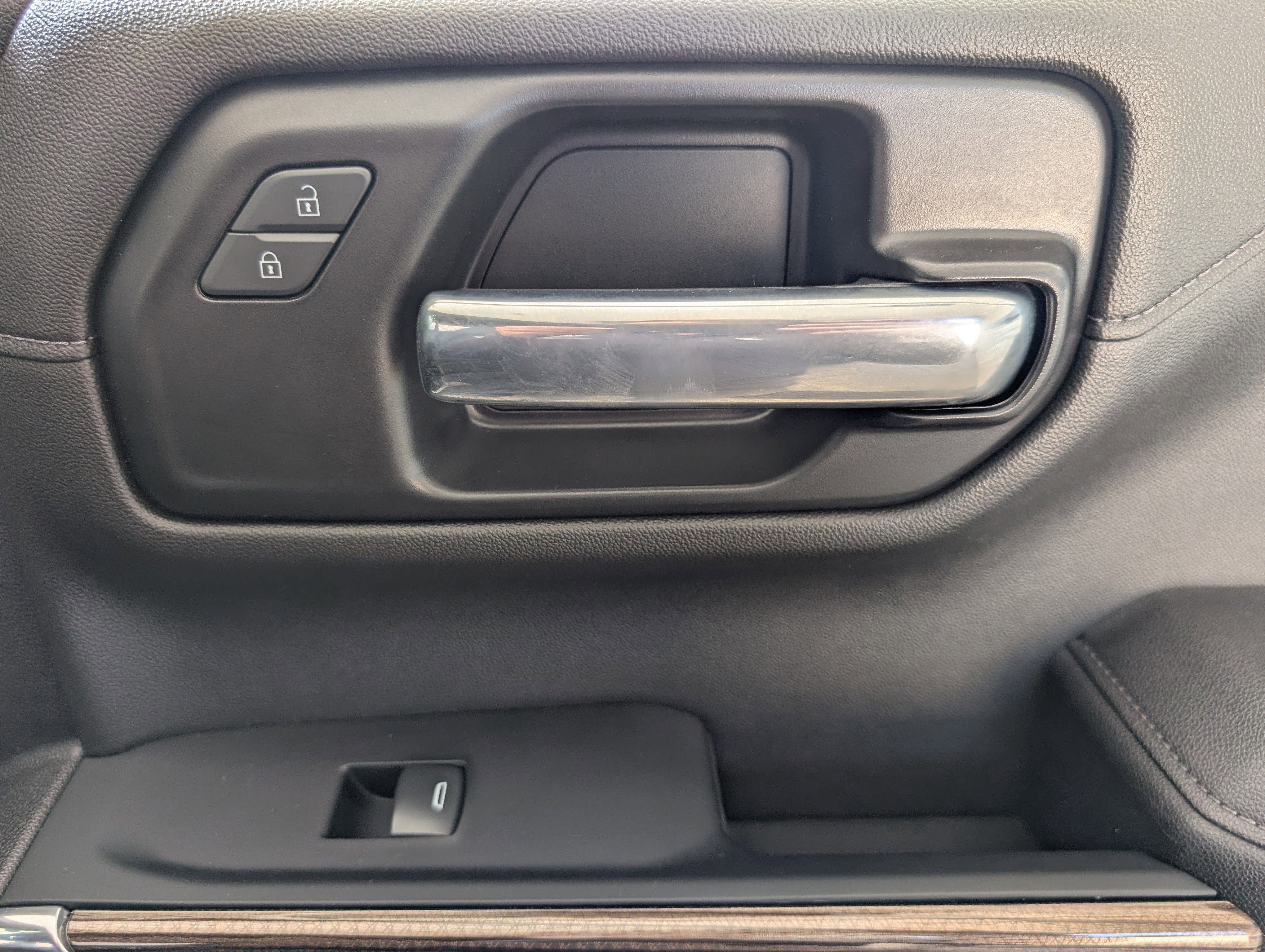 Used 2021 Chevrolet Silverado 1500 LT AWD/4WD image 21