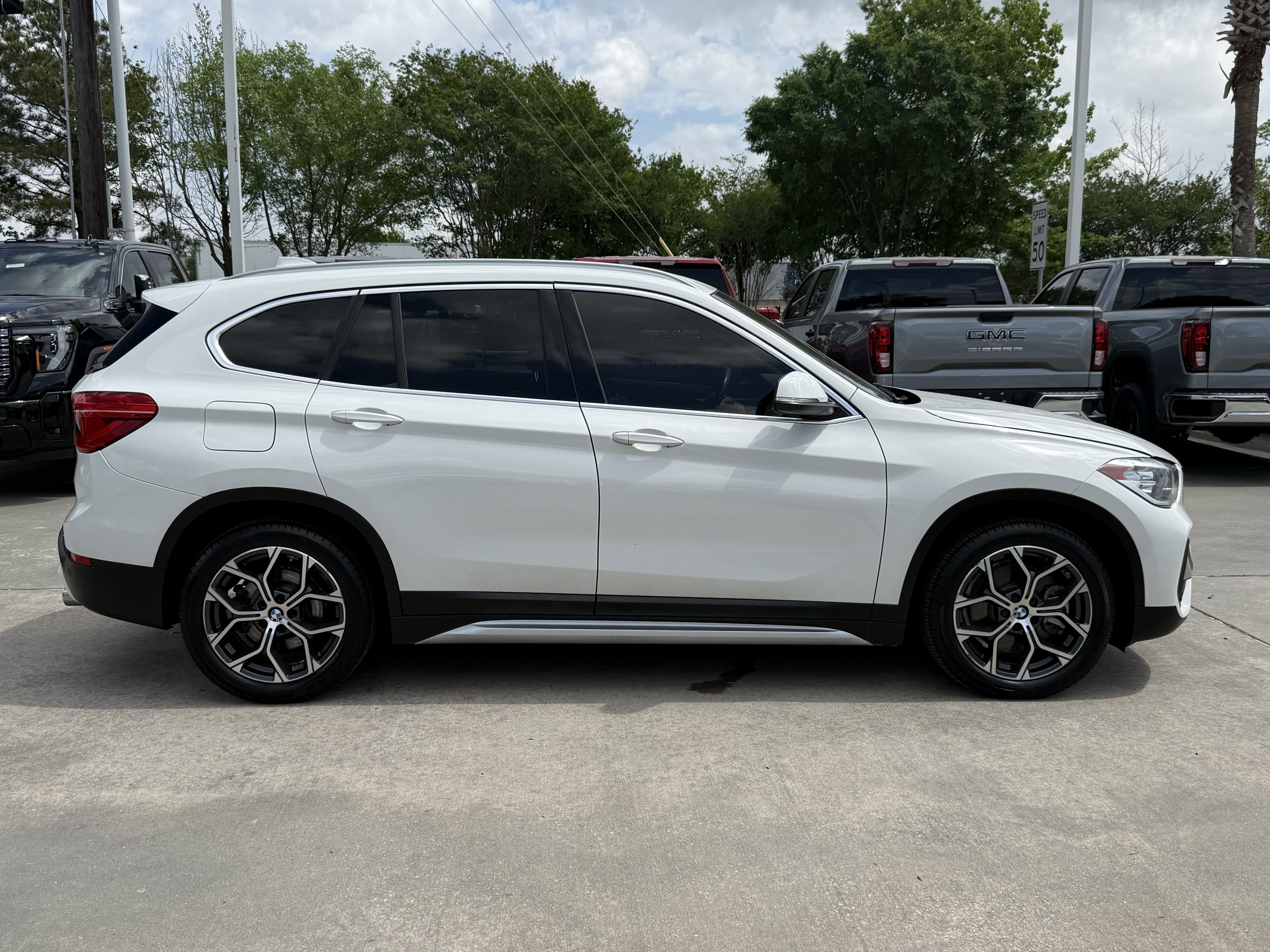 Used 2021 BMW X1 sDrive28i w/ Convenience Package image 3