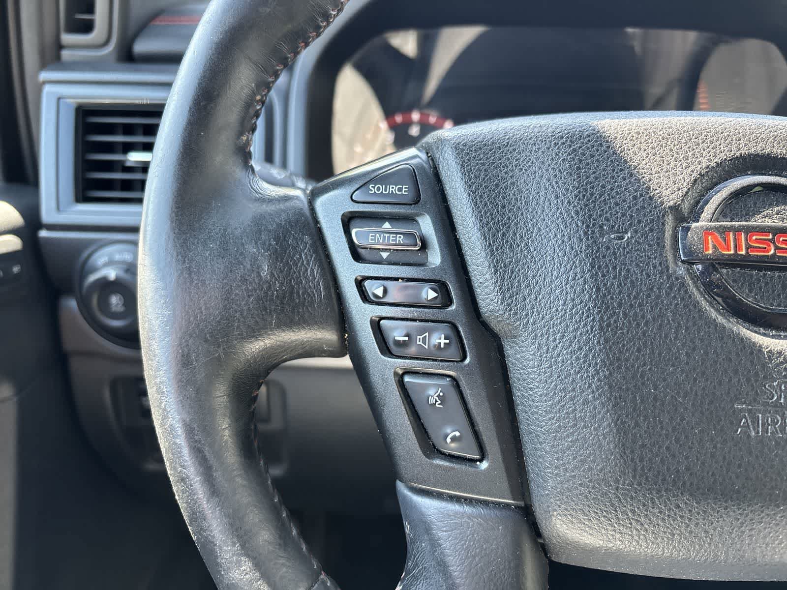 Used 2020 Nissan Titan PRO-4X w/ Pro-4x Convenience Package AWD/4WD image 10