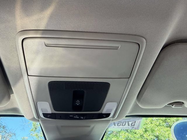 Certified 2024 Chevrolet Trax RS w/ Sunroof Package FWD image 32