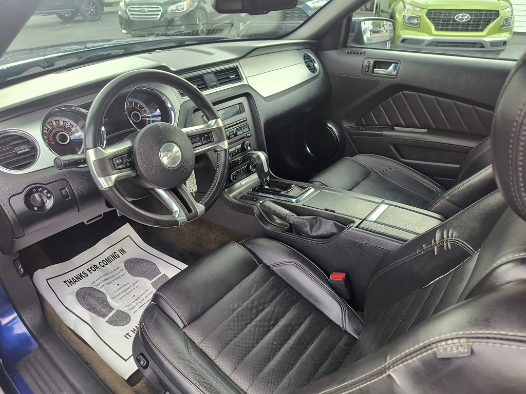 Used 2013 Ford Mustang Premium image 13