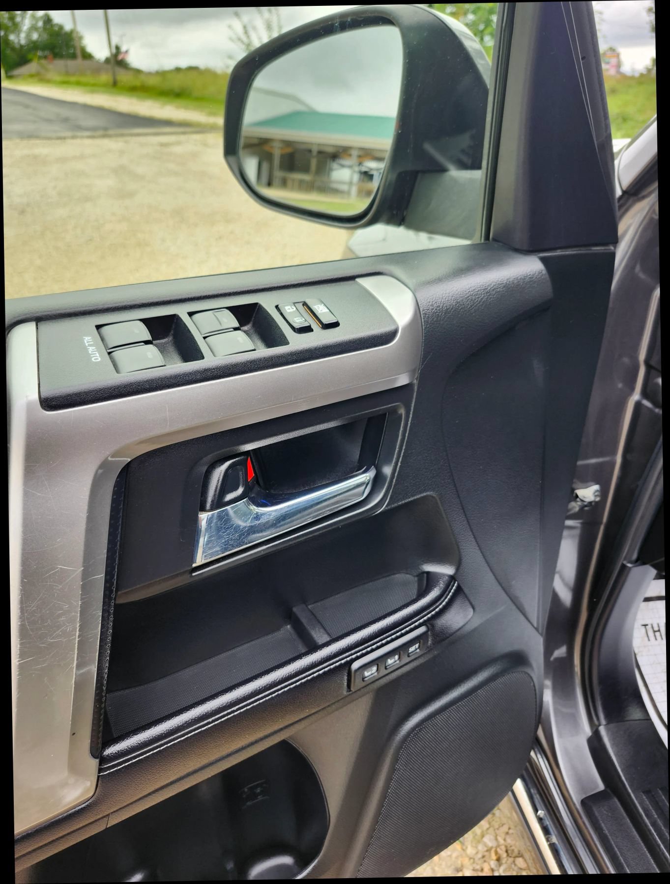 Used 2016 Toyota 4Runner Limited AWD/4WD image 24