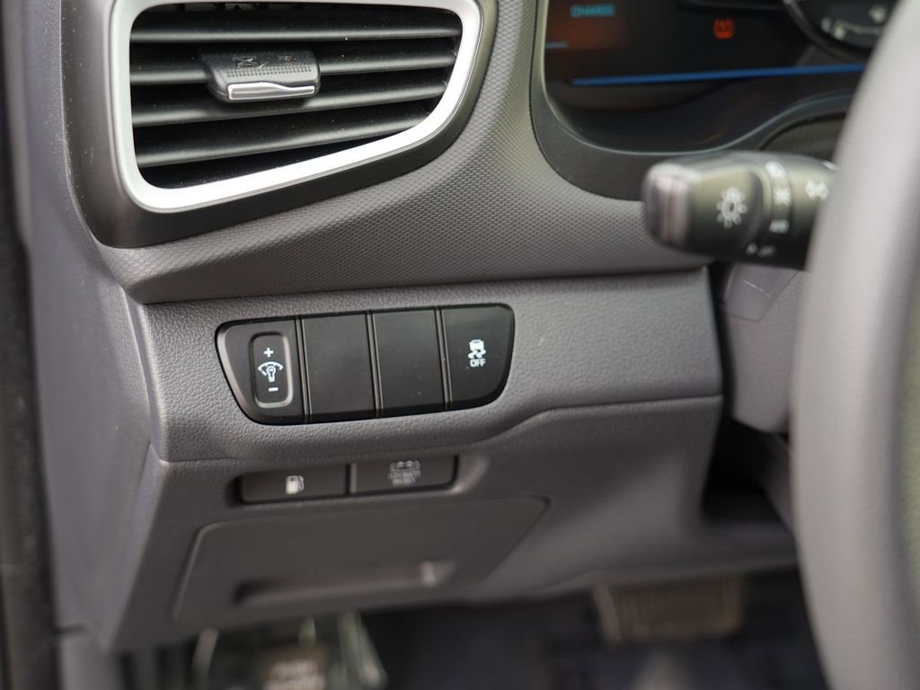 Used 2018 Hyundai Ioniq Blue FWD image 17