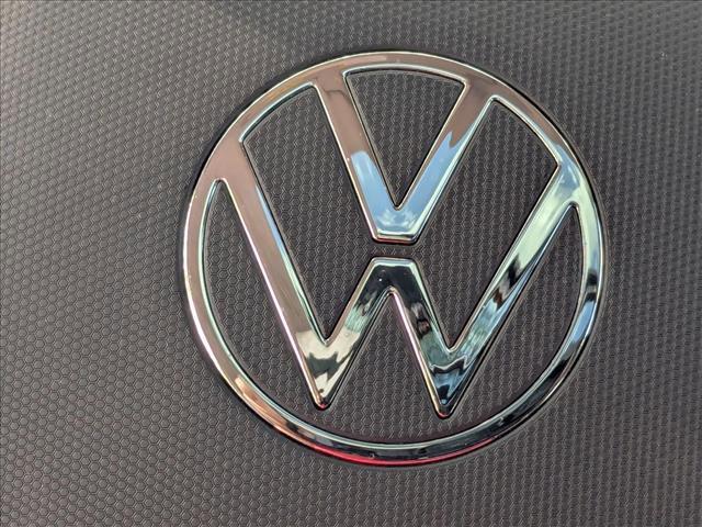 Used 2025 Volkswagen Taos SE w/ Panoramic Sunroof Package FWD image 19