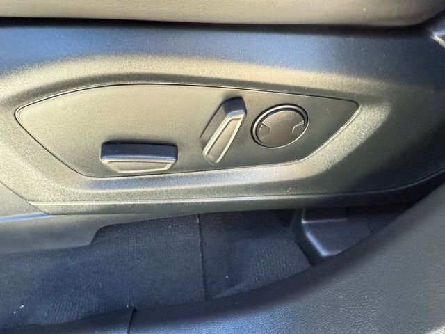 Used 2022 Ford Explorer XLT w/ Equipment Group 202A image 21