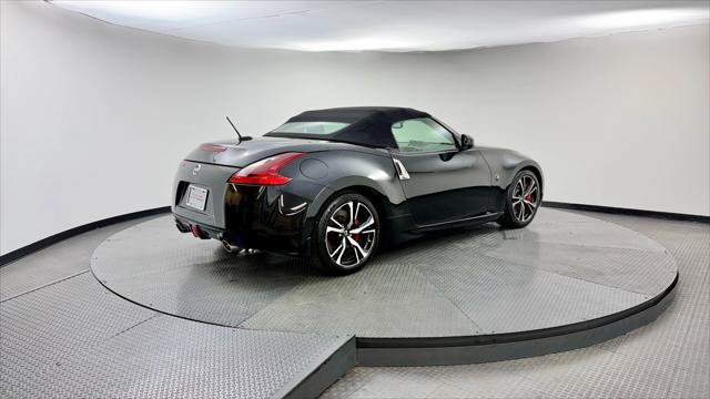 Used 2019 Nissan 370Z Touring Sport RWD image 32