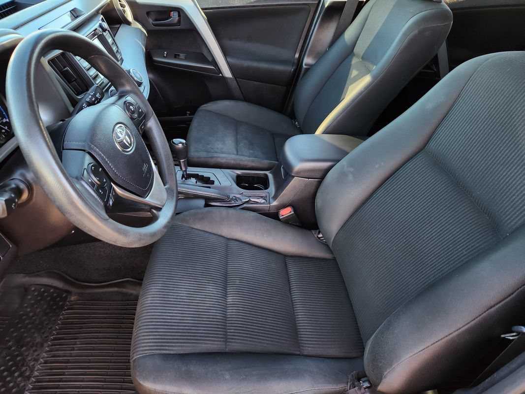 Used 2018 Toyota RAV4 LE w/ All Weather Liner Package AWD/4WD image 16