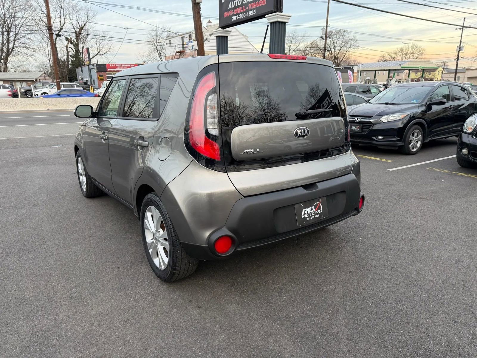 Used 2014 Kia Soul + FWD image 5