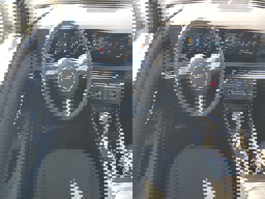 Used 2025 Hyundai Tucson SE image 14