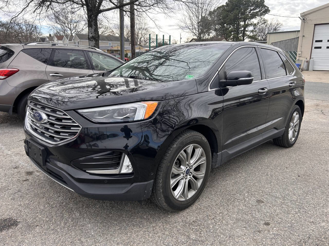 Used 2019 Ford Edge Titanium w/ Equipment Group 301A image 3
