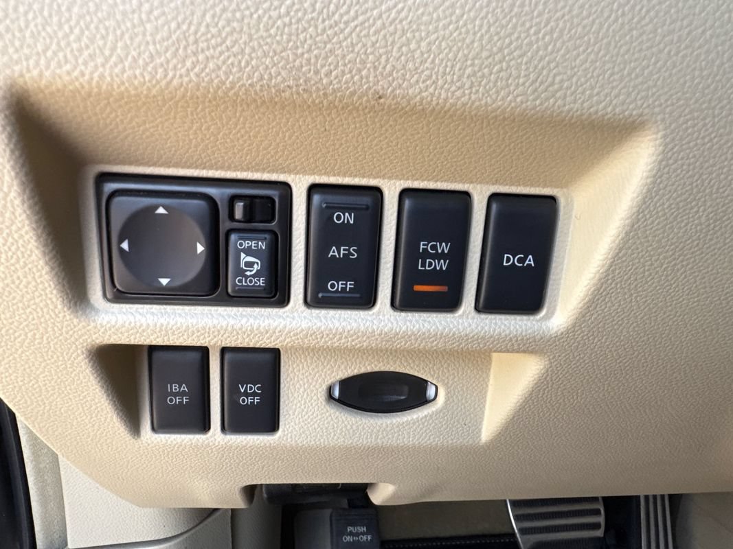 Used 2009 INFINITI FX35 AWD w/ Technology Pkg image 35